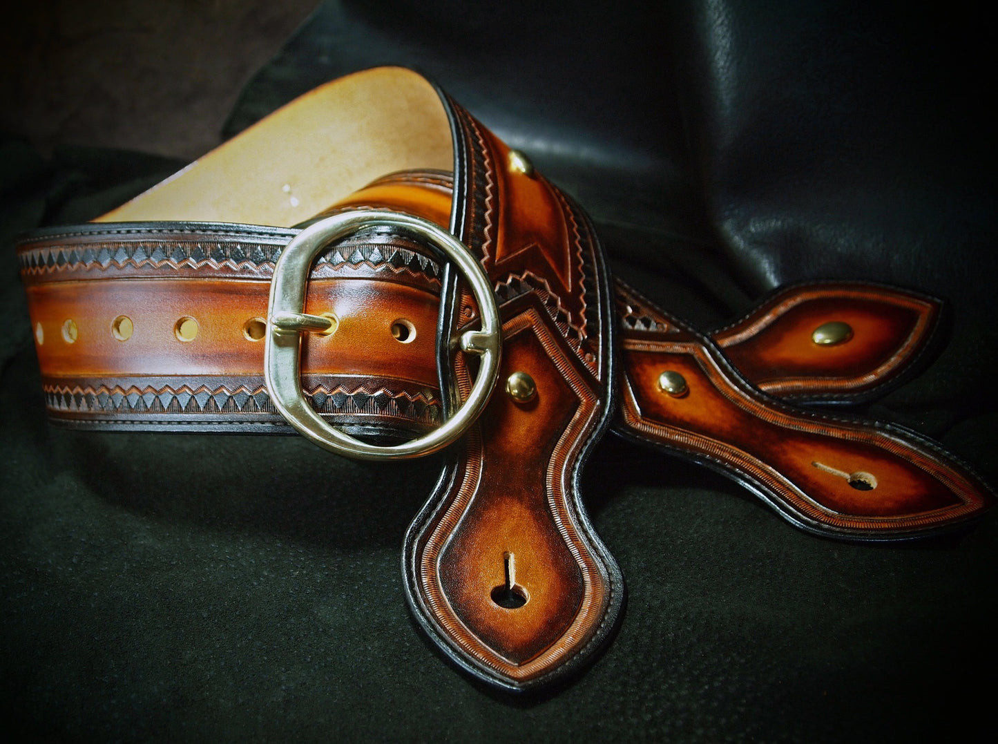 3" wide sunburst Veg-tan leather Vintage style guitar strap!