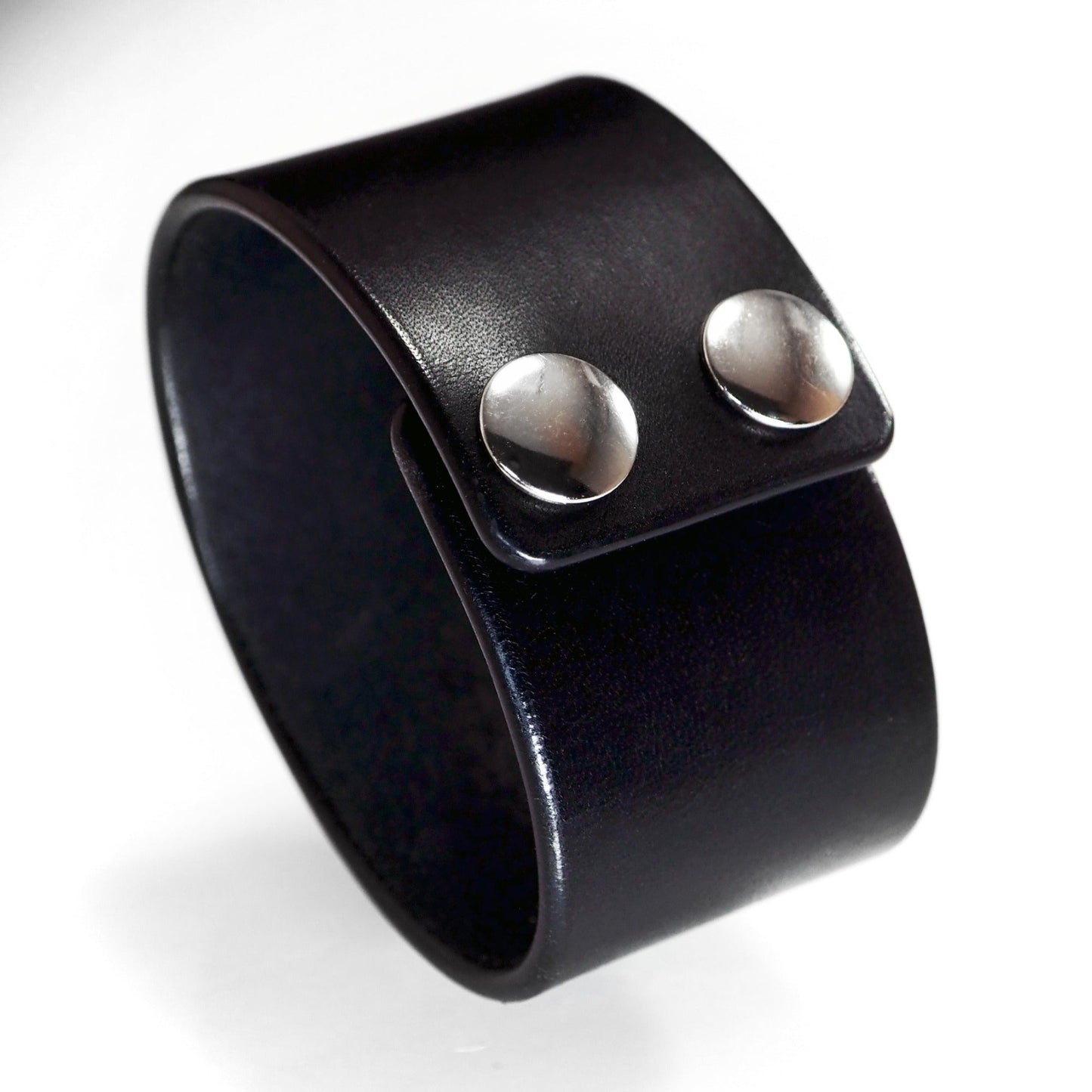 1.5" Basic Black snap cuff. Made In NEW YORK, USA Premium Italian Veg-tan leather
