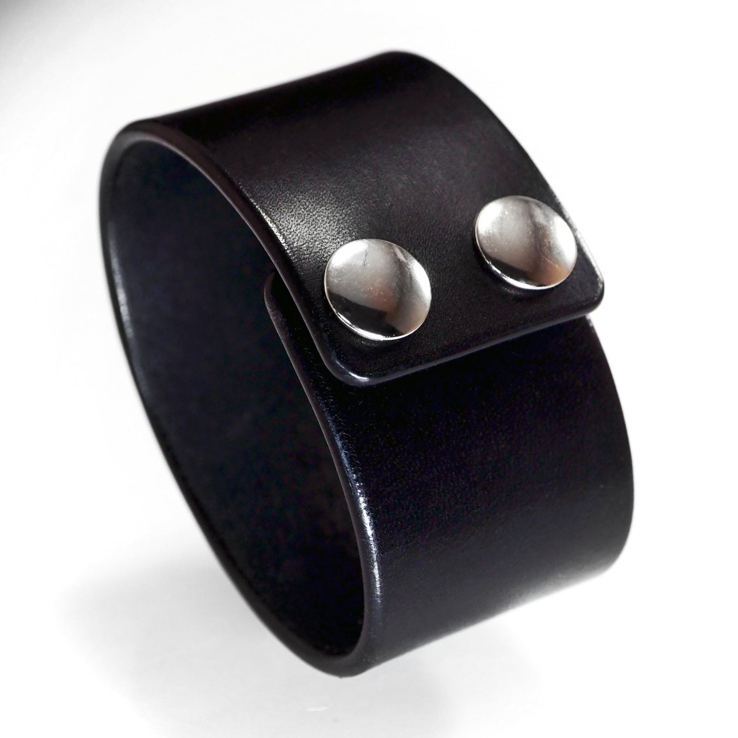 1.5"  Basic Black snap cuff. Made In NEW YORK, USA Premium Italian Veg-tan leather