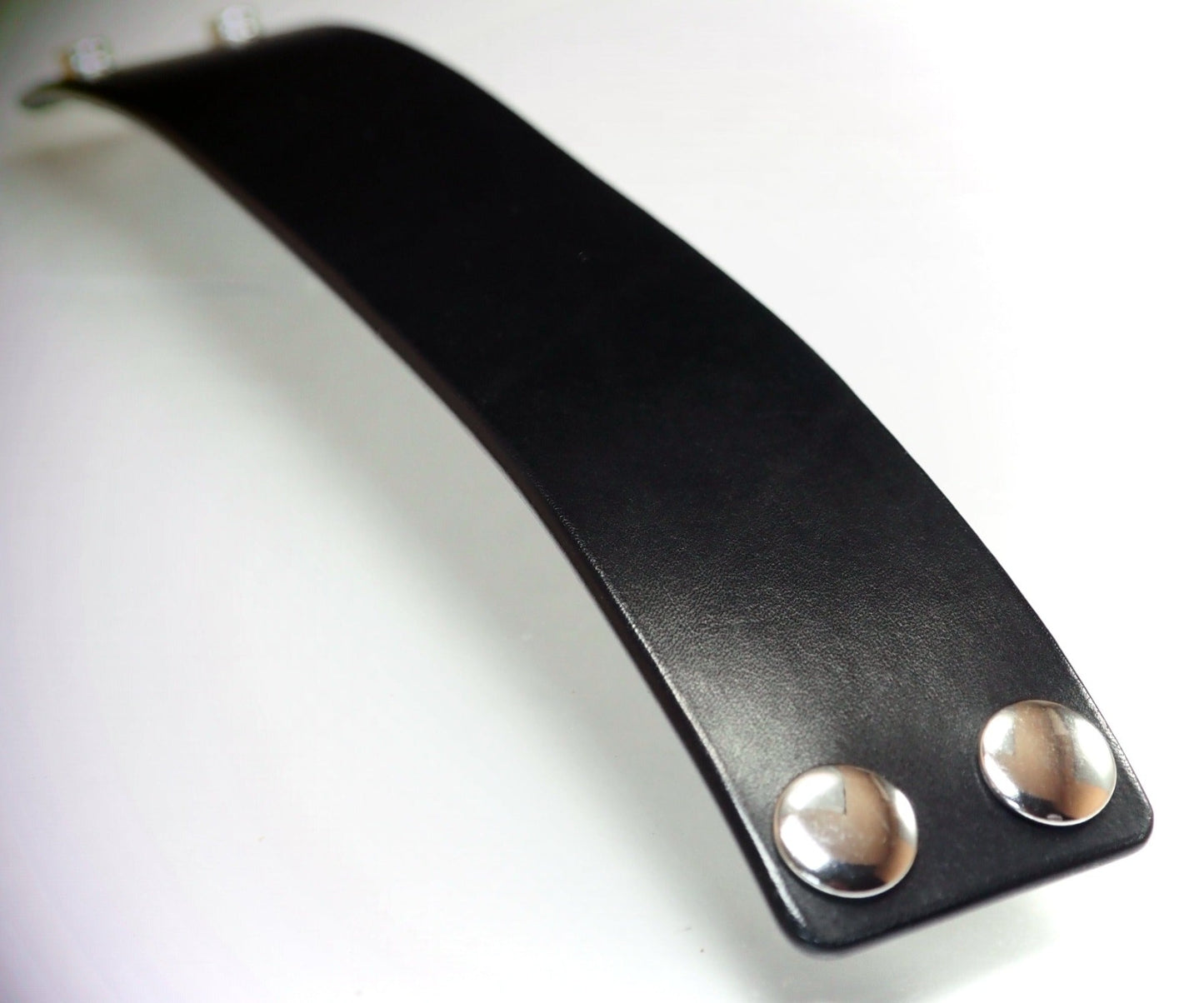 1.5" Basic Black snap cuff. Made In NEW YORK, USA Premium Italian Veg-tan leather