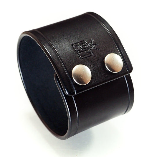 Scribed Black snap cuff. Made In NEW YORK, USA Premium Italian Veg-tan leather