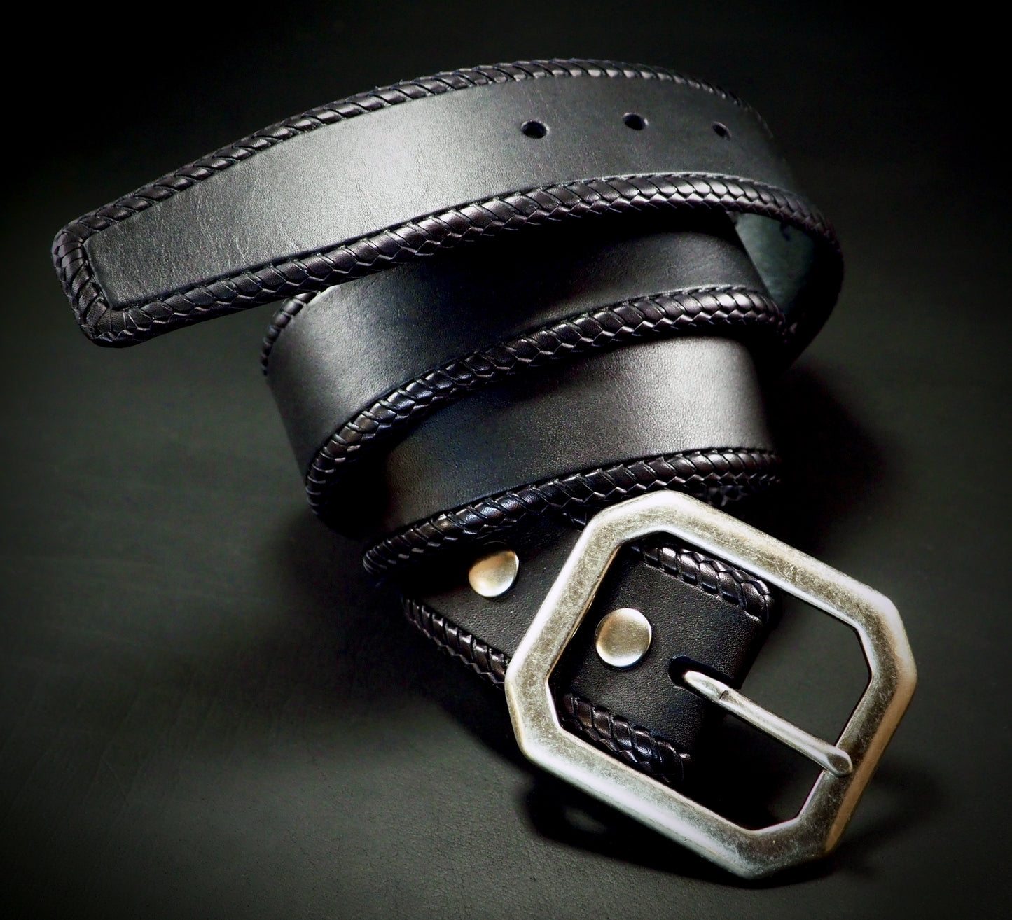 Black bridle leather belt with kangaroo lace braided edge!