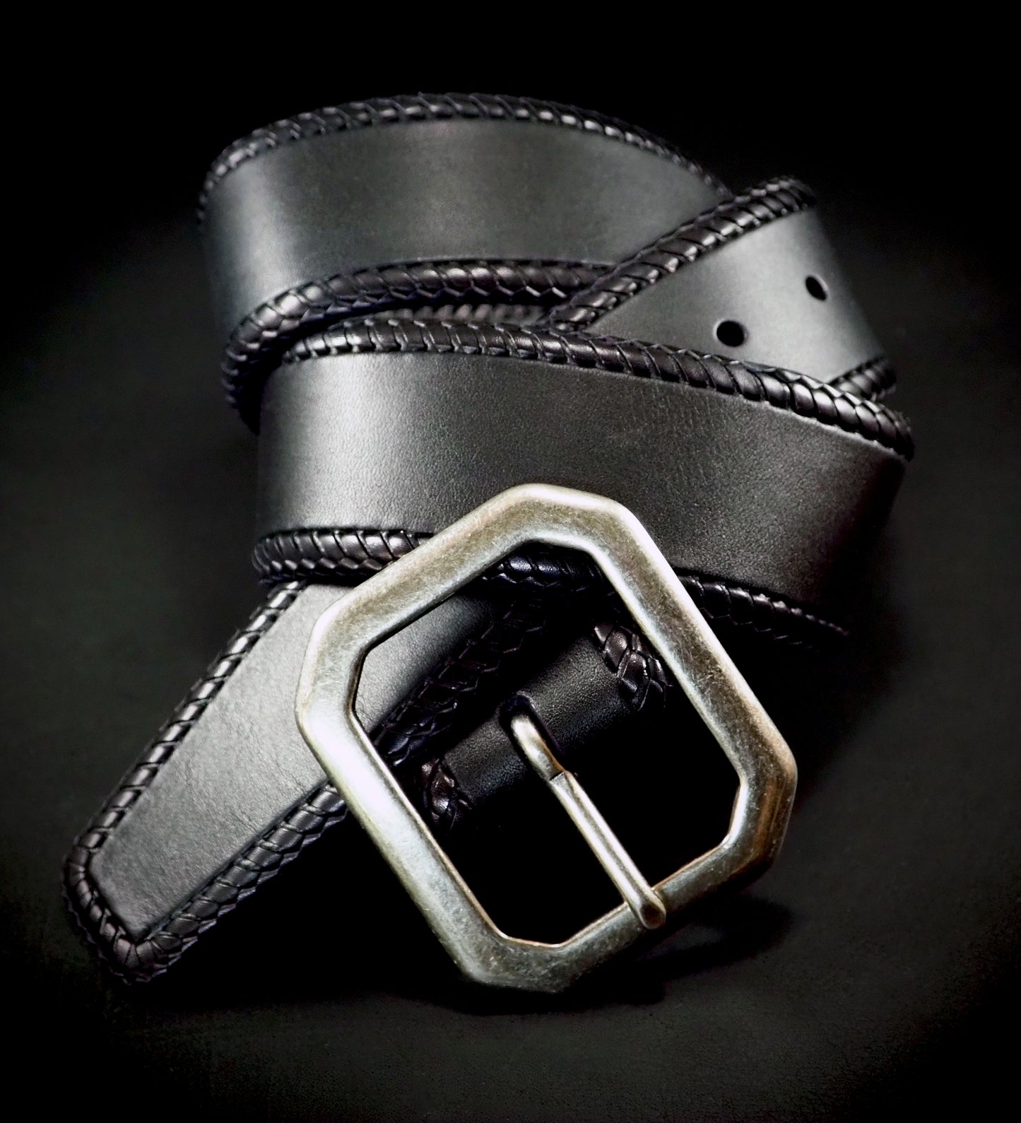 Black bridle leather belt with kangaroo lace braided edge!