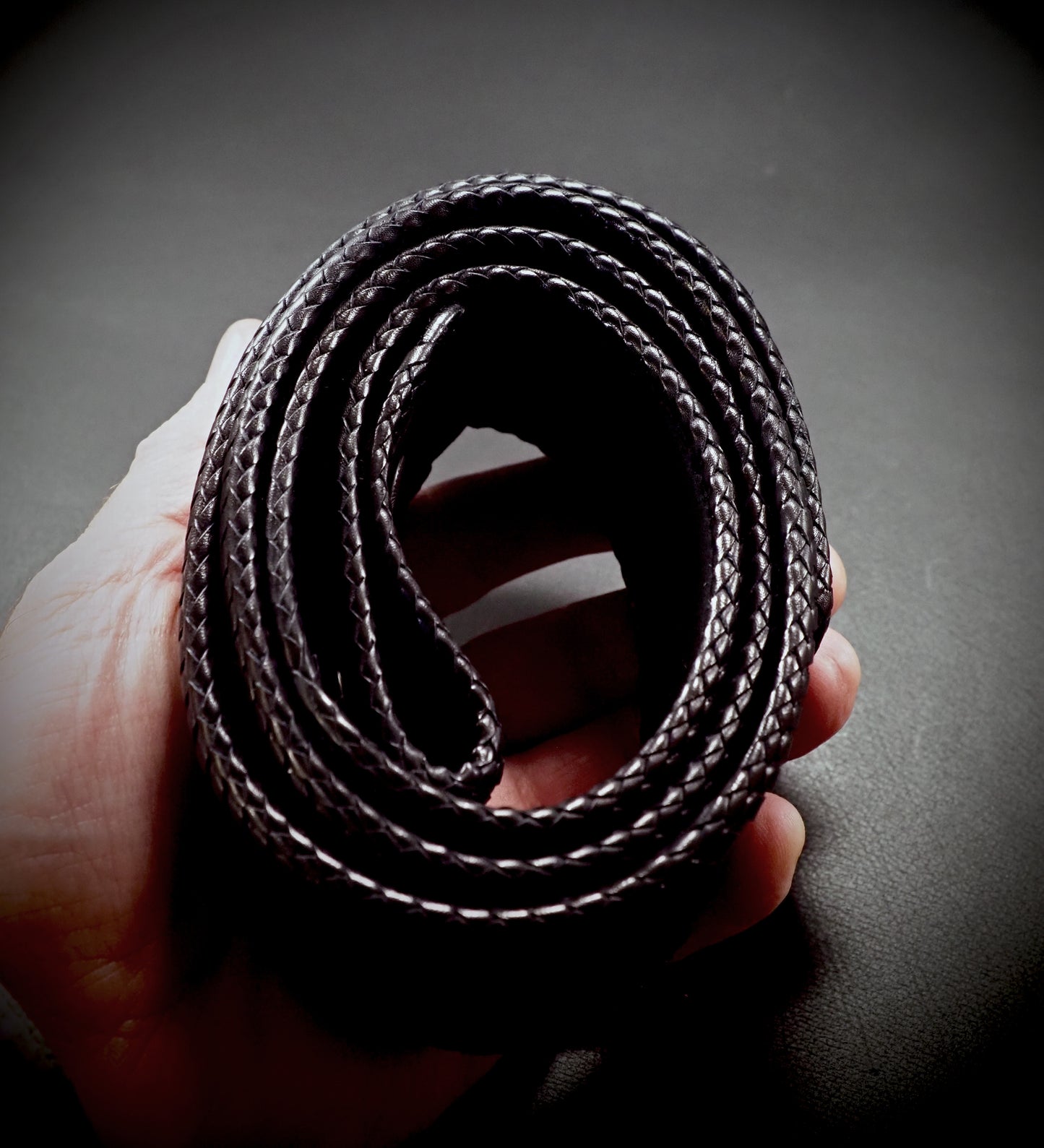 Black bridle leather belt with kangaroo lace braided edge!
