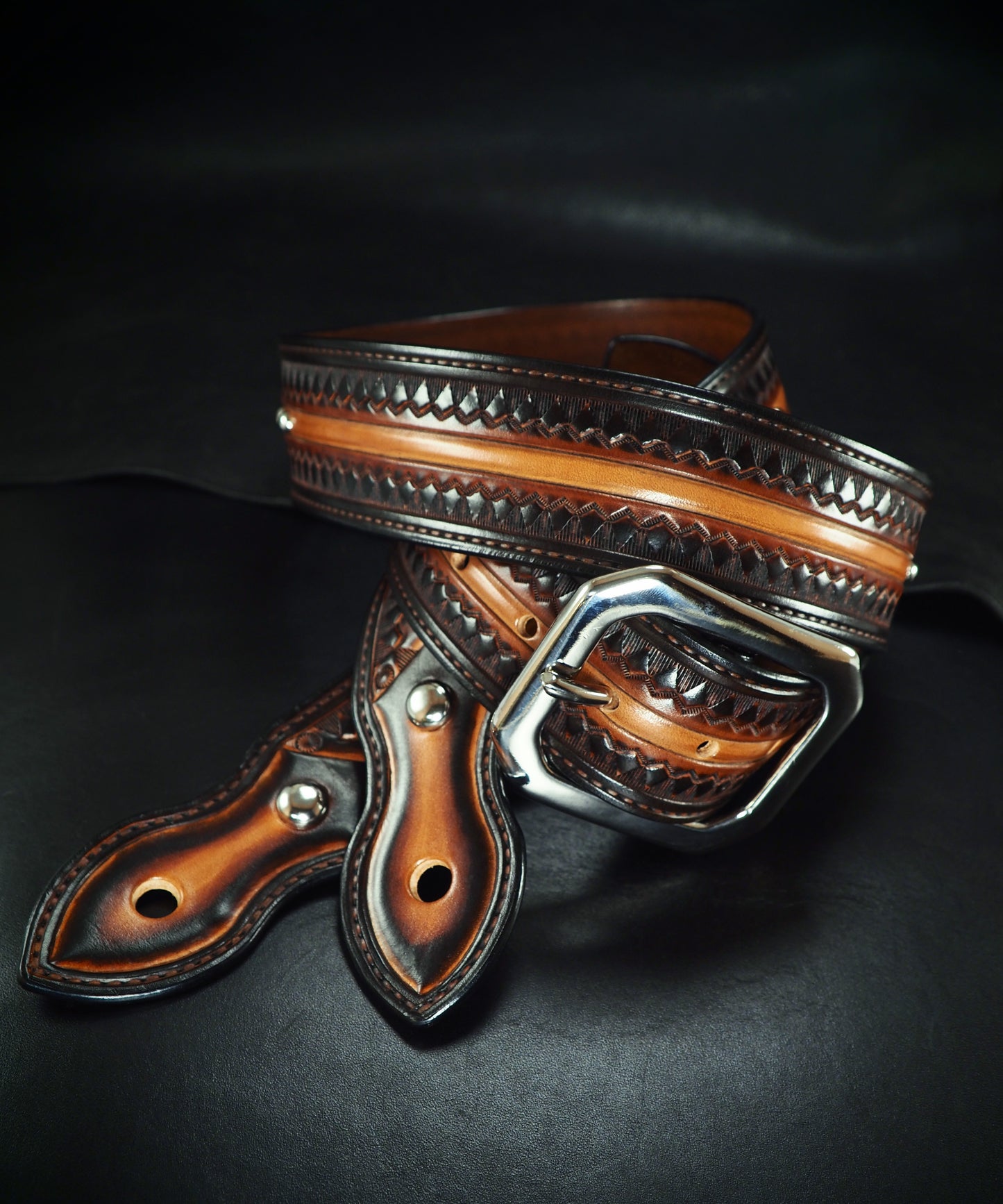 1-3/4" wide sunburst Veg-tan leather Vintage style guitar strap!