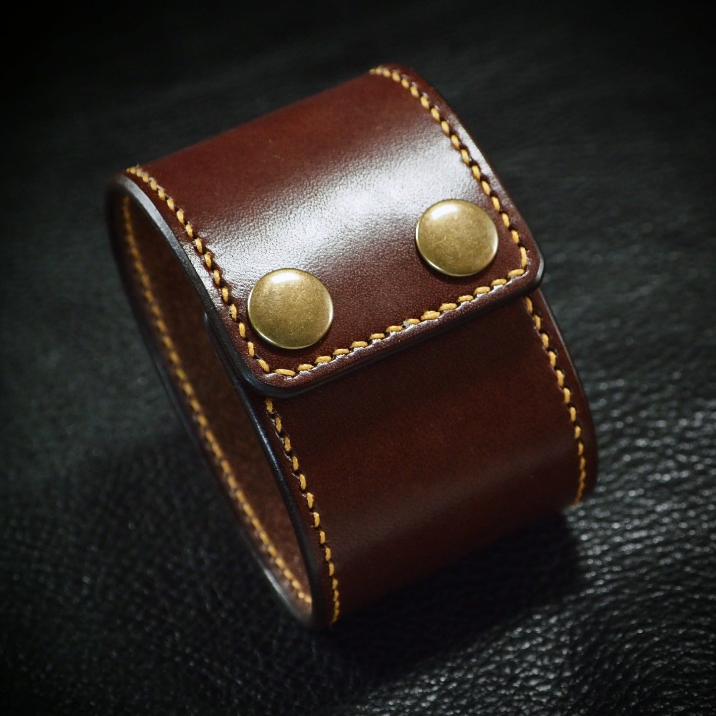 2" brown handstitched snap cuff. Made In NEW YORK, USA Premium Italian Veg-tan leather