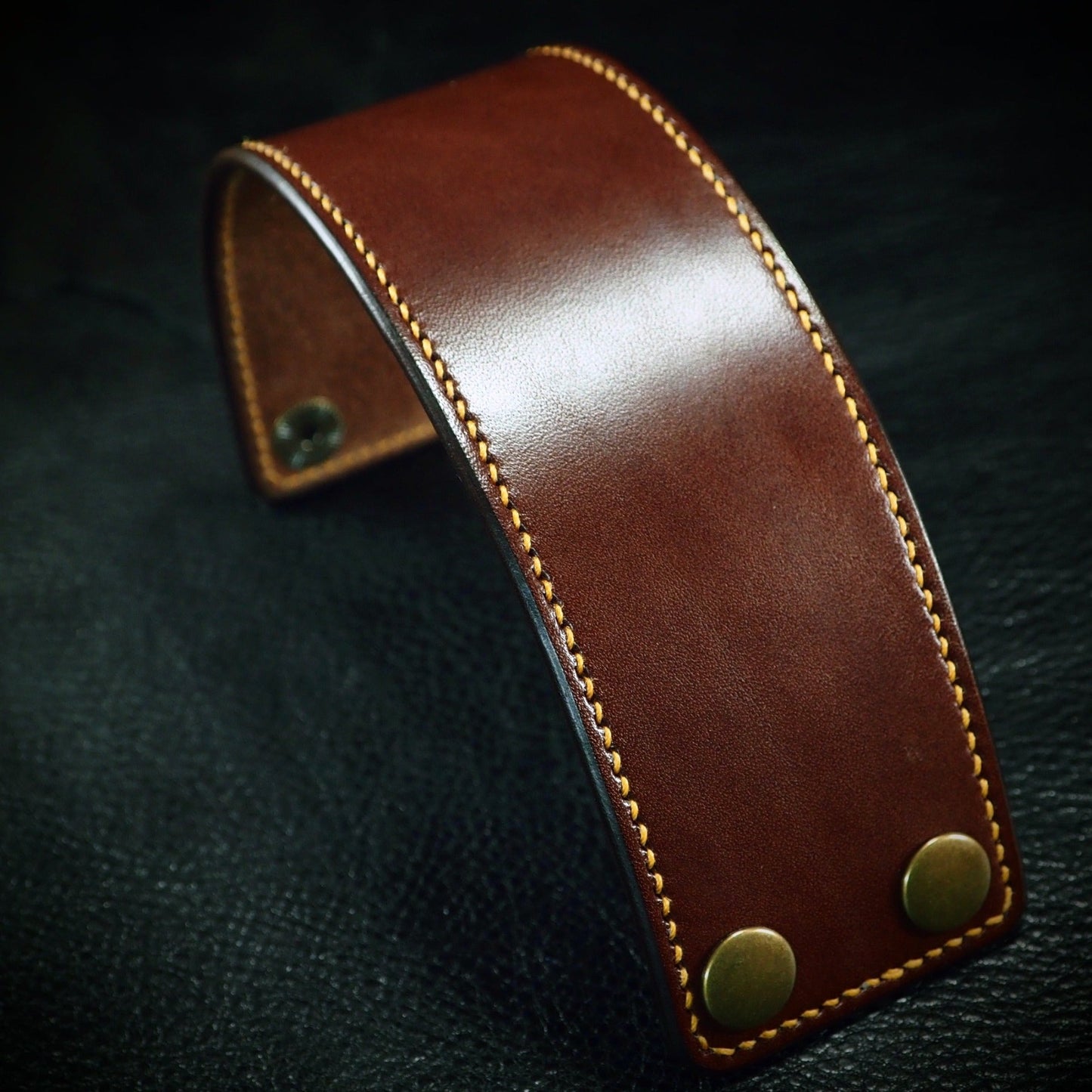 2" brown handstitched snap cuff. Made In NEW YORK, USA Premium Italian Veg-tan leather