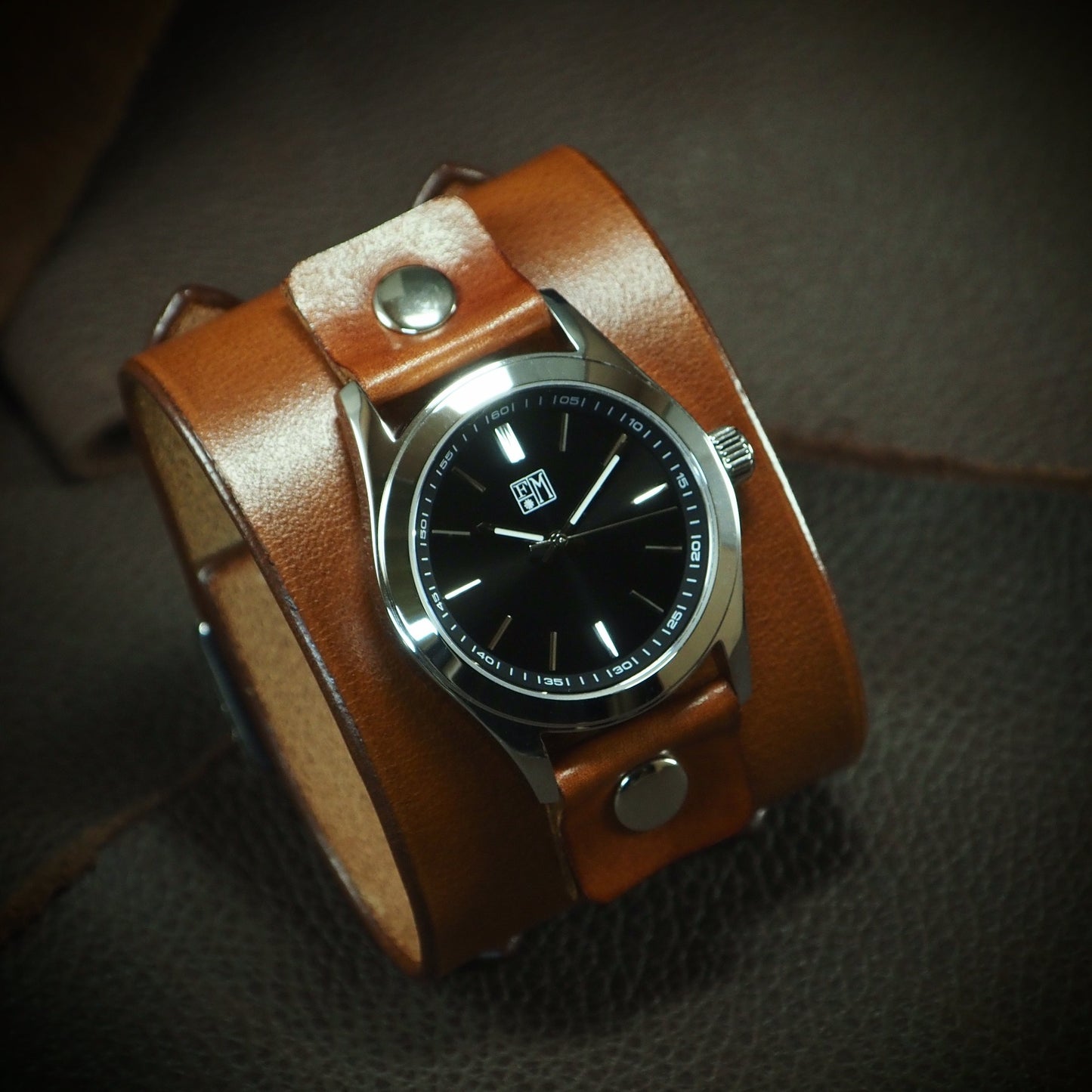 Rich Tan Leather cuff watch : Refined Retro Vintage style