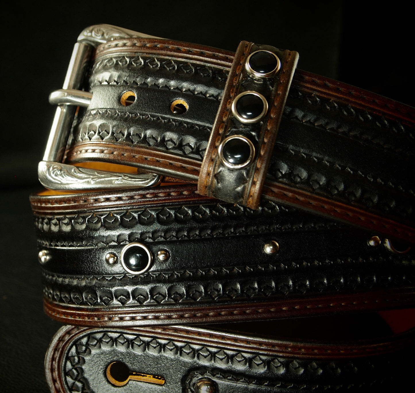 Black bridle leather Vintage style guitar strap!