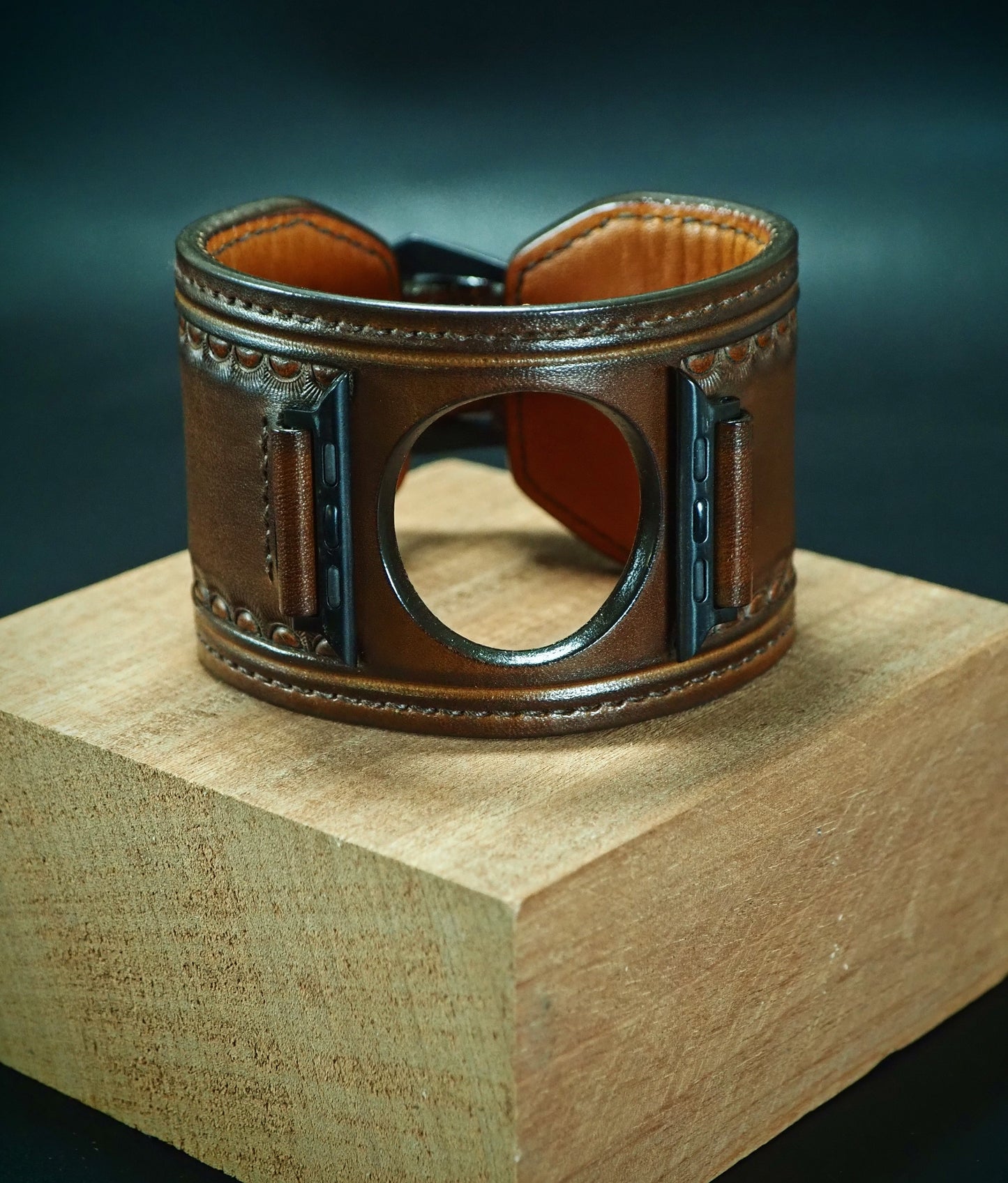 Apple watchband Vintage walnut Western stamped
