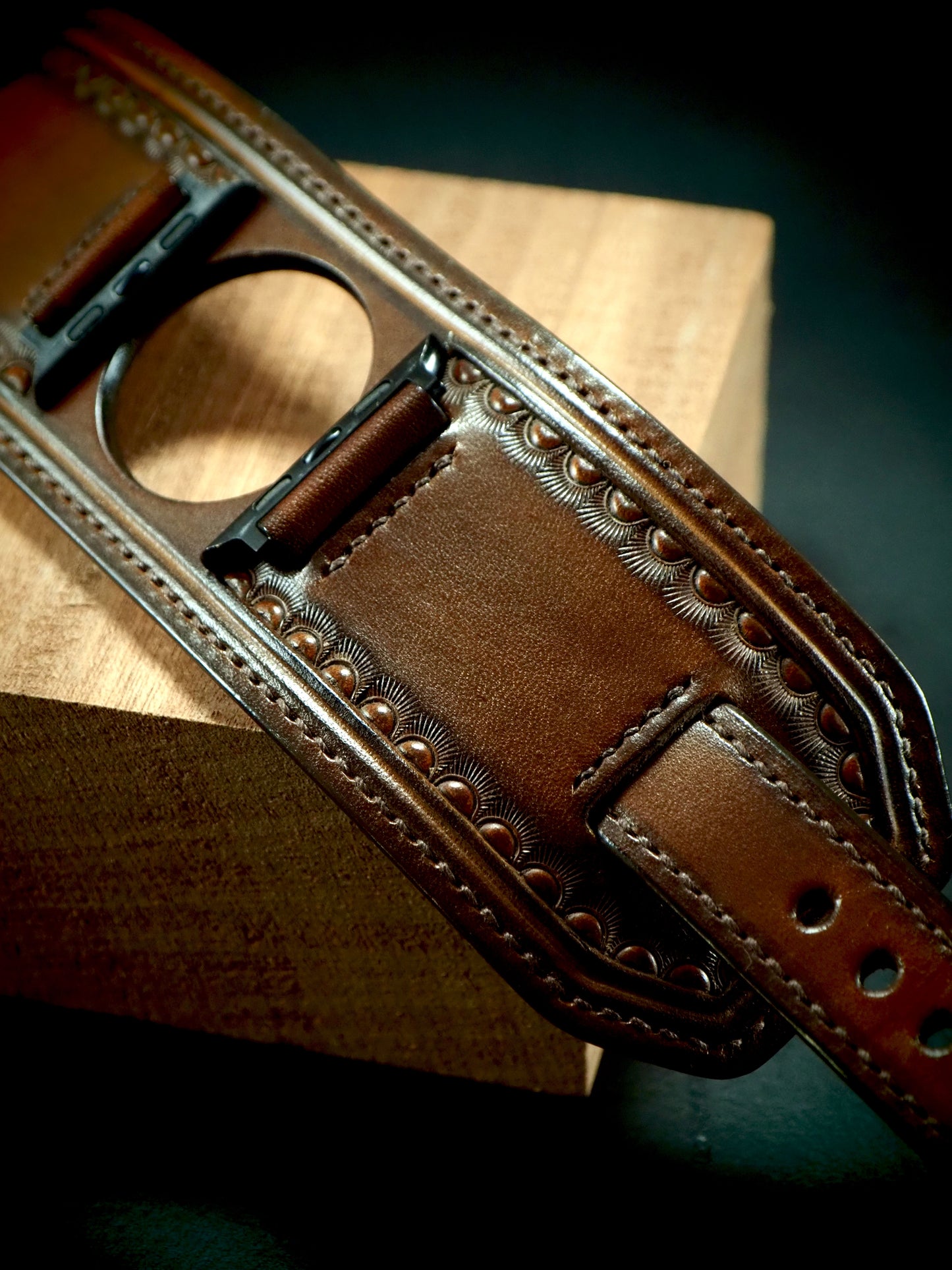 Apple watchband Vintage walnut Western stamped