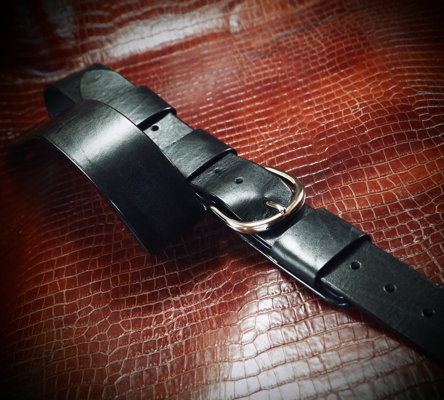 Black bridle leather  SKINNY Vintage style guitar strap!