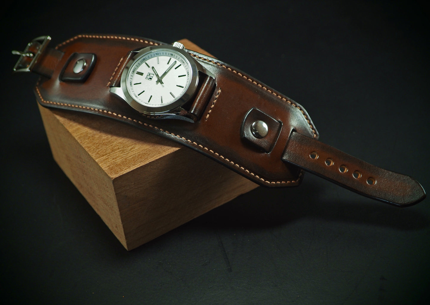 Leather cuff watch Tobacco burst FM bright face