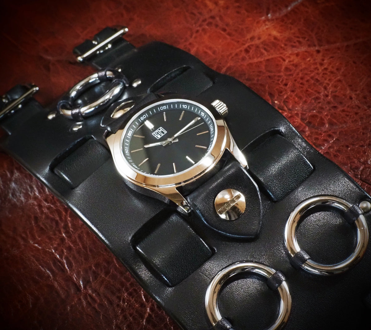 Black Leather cuff watch: Metal ELVIS style! Wide, Slick  display picture 1