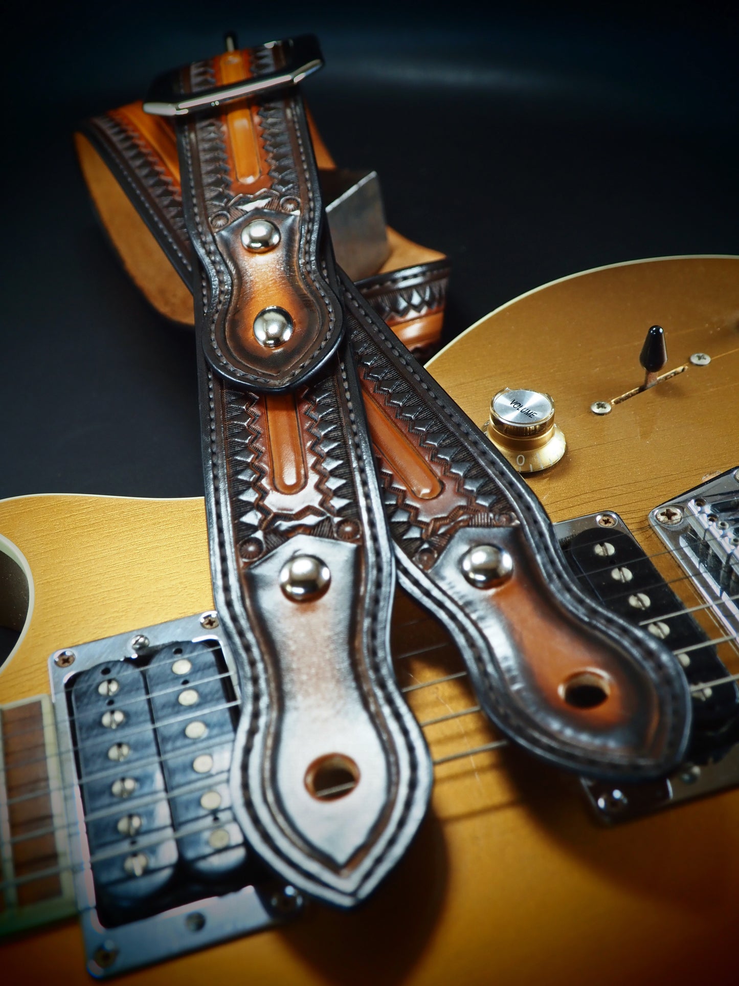 1-3/4" wide sunburst Veg-tan leather Vintage style guitar strap!